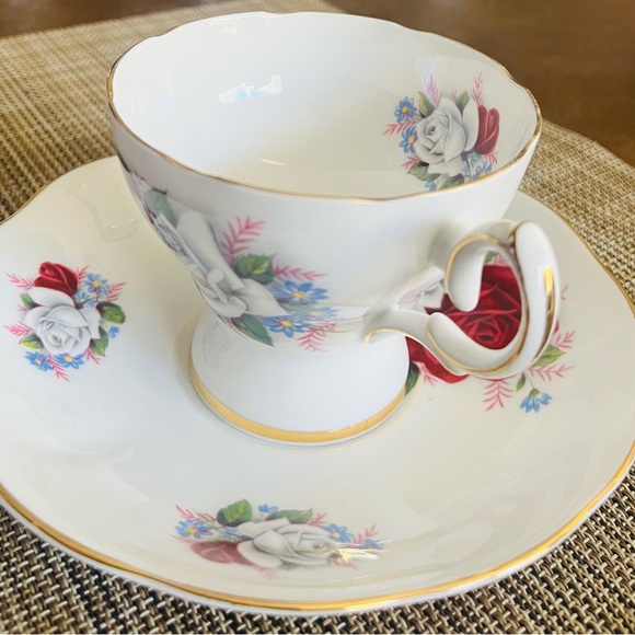 Queen Anne Duet Floral Teacup and Saucer Set - Picture 3 of 7